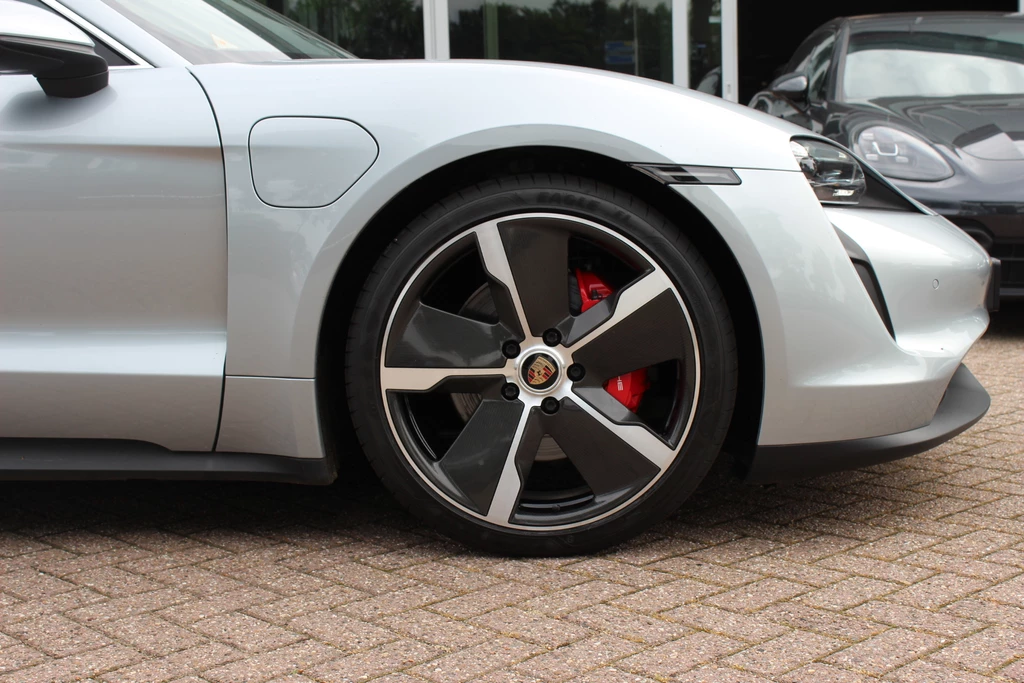 Porsche Taycan – foto 17