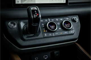 Land Rover Defender – thumbnail 16