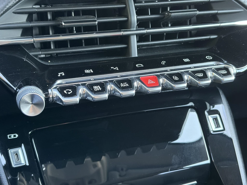 Peugeot 208 – foto 30