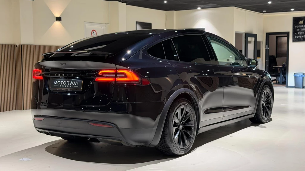 Tesla Model X – foto 7