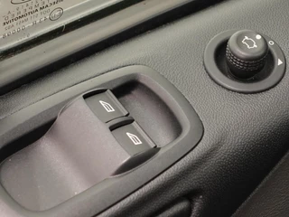 Ford Transit Custom – thumbnail 25