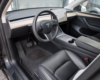 Tesla Model Y – thumbnail 22