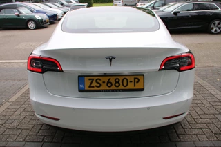 Tesla Model 3 – thumbnail 2