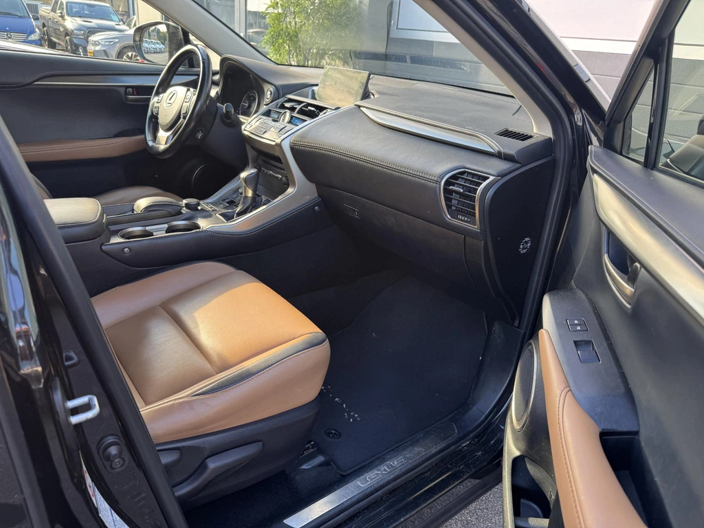 Lexus NX – foto 22