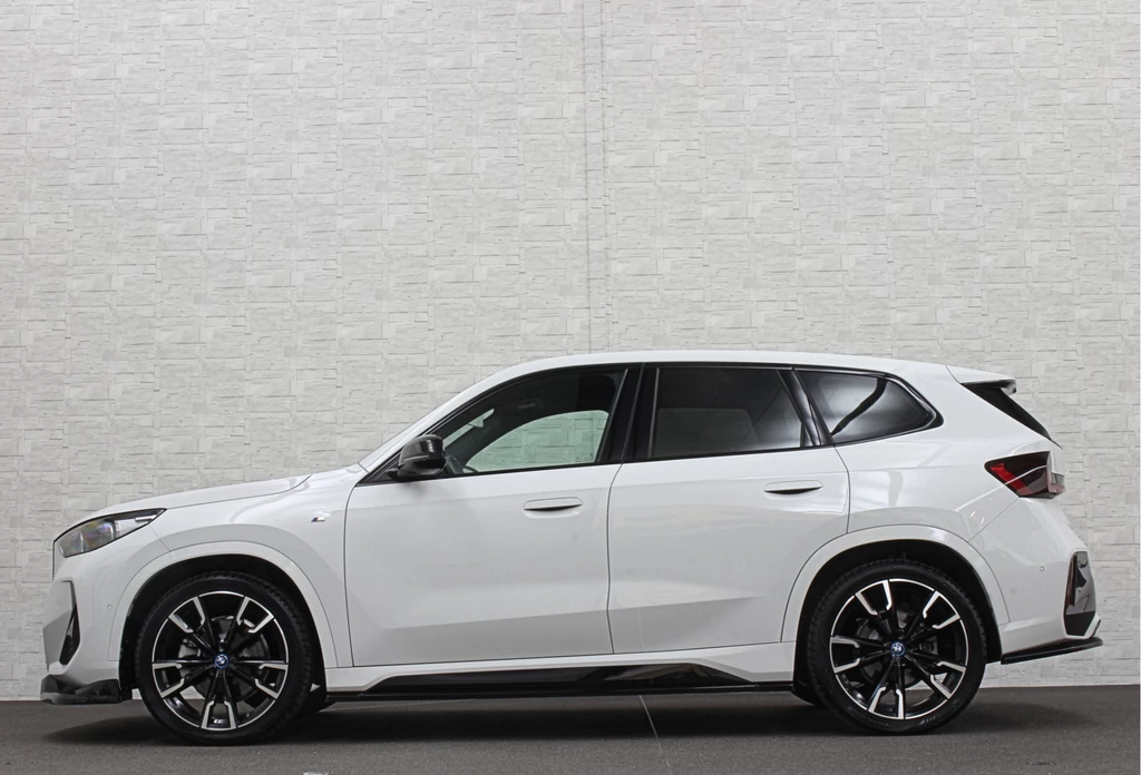 BMW iX1 – foto 4