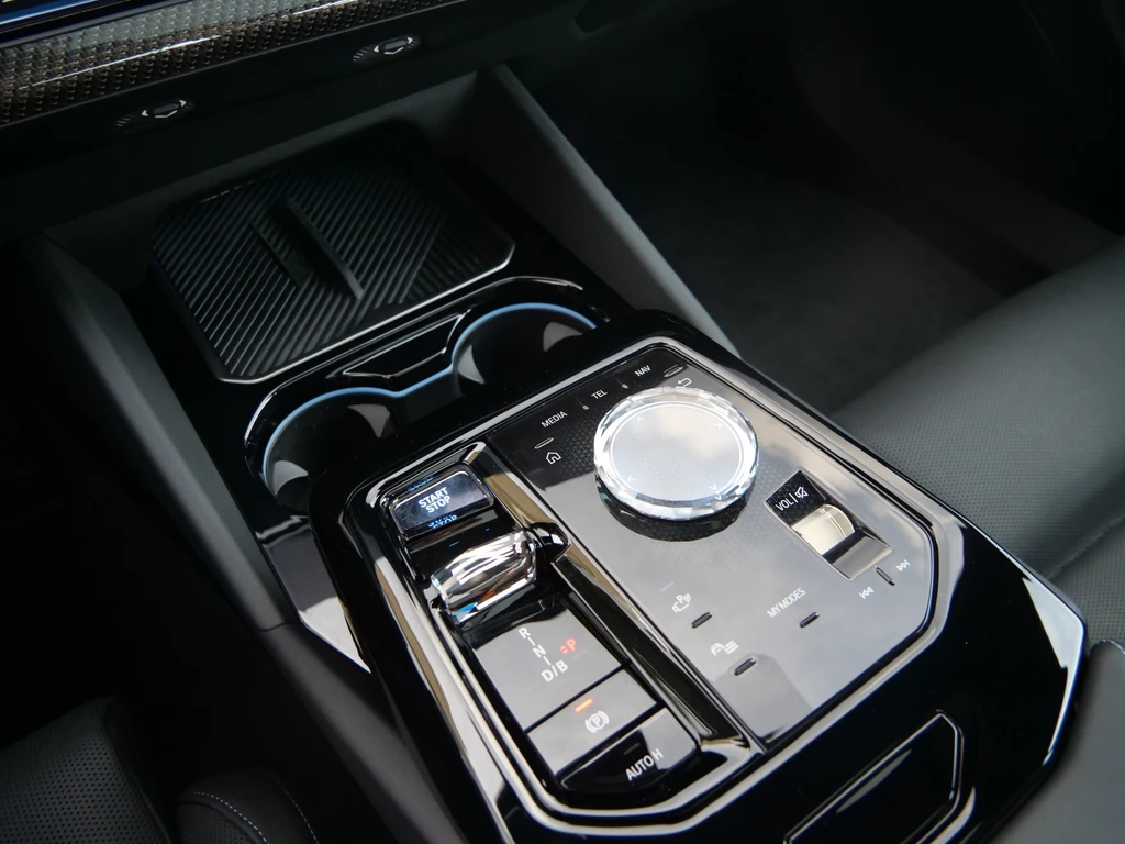 BMW i5 – foto 21