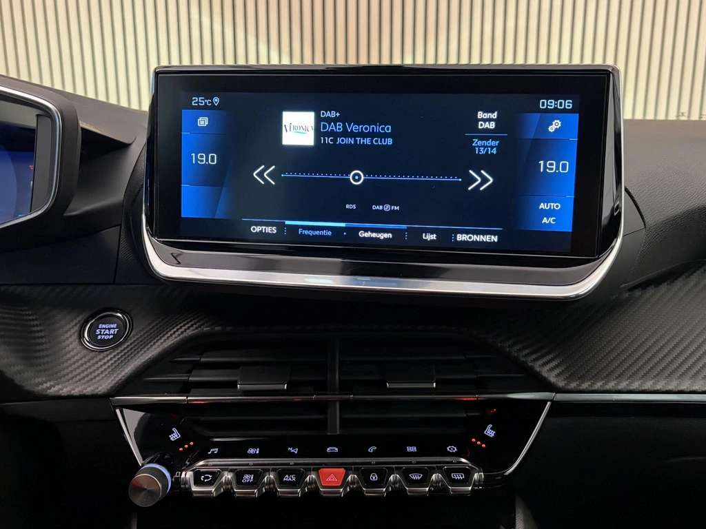Peugeot 208 – foto 24