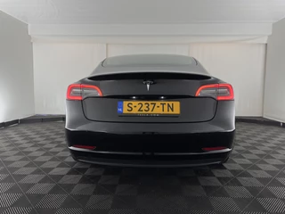 Tesla Model 3 – thumbnail 3