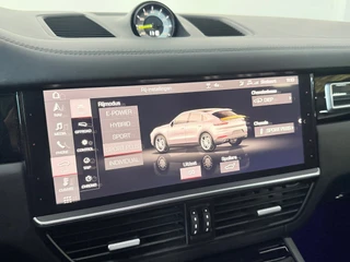 Land Rover Range Rover Velar – thumbnail 35