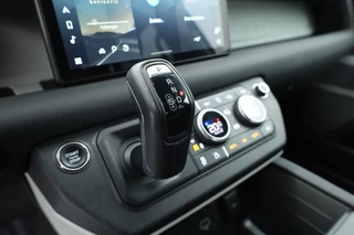 Land Rover Defender – thumbnail 9
