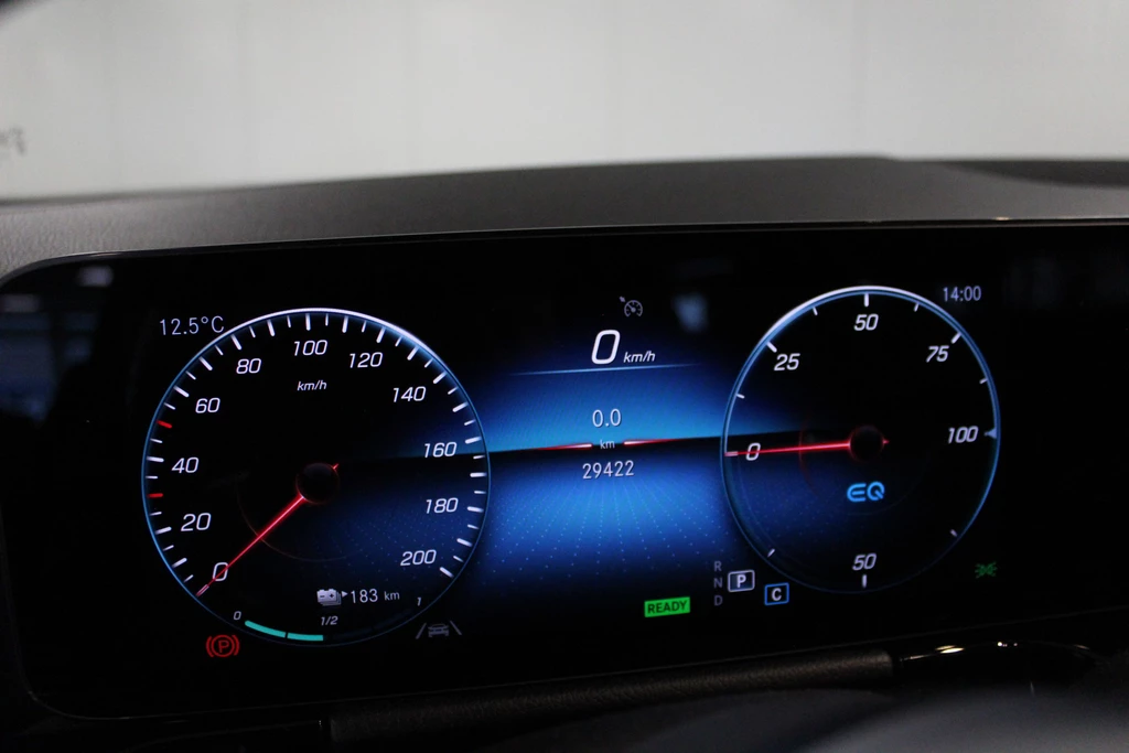 Mercedes-Benz EQA – foto 16