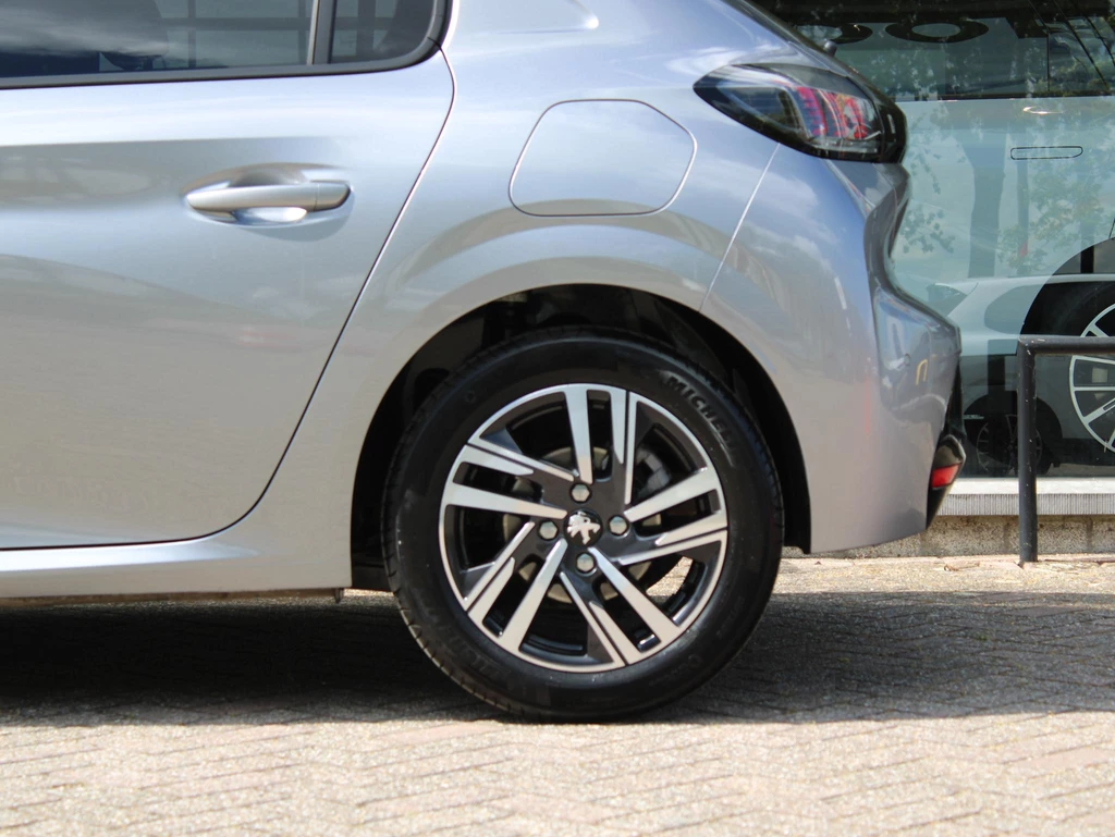 Peugeot 208 – foto 12