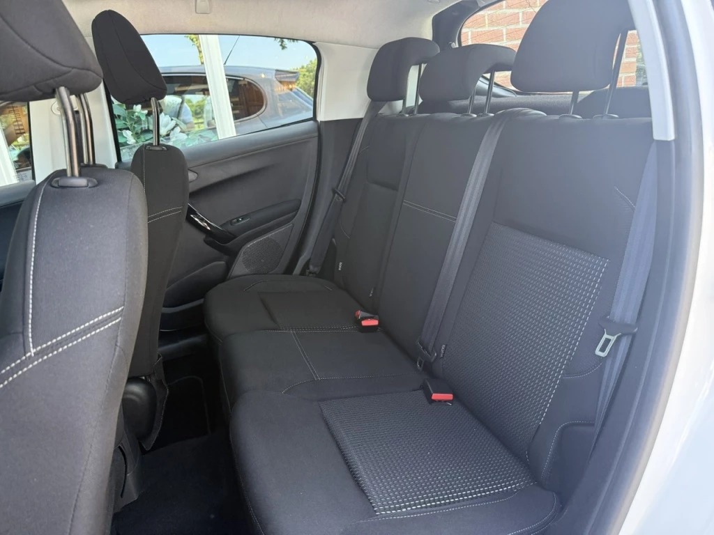 Peugeot 208 – foto 11