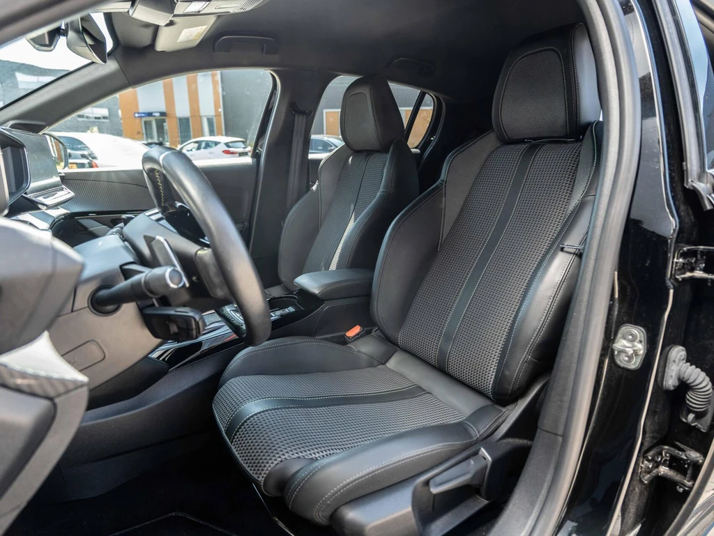 Peugeot 208 – foto 14