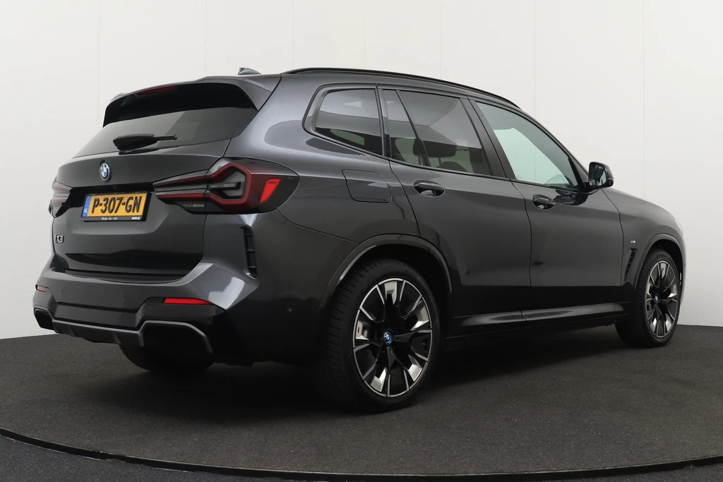 BMW iX3 – foto 4