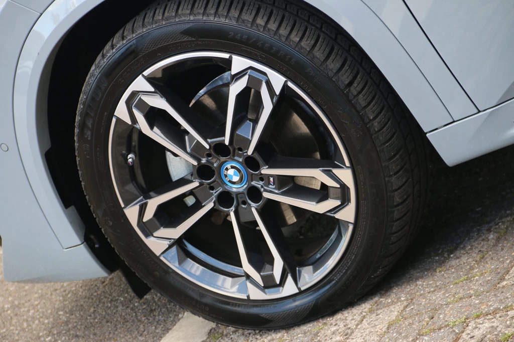 BMW iX2 – foto 7