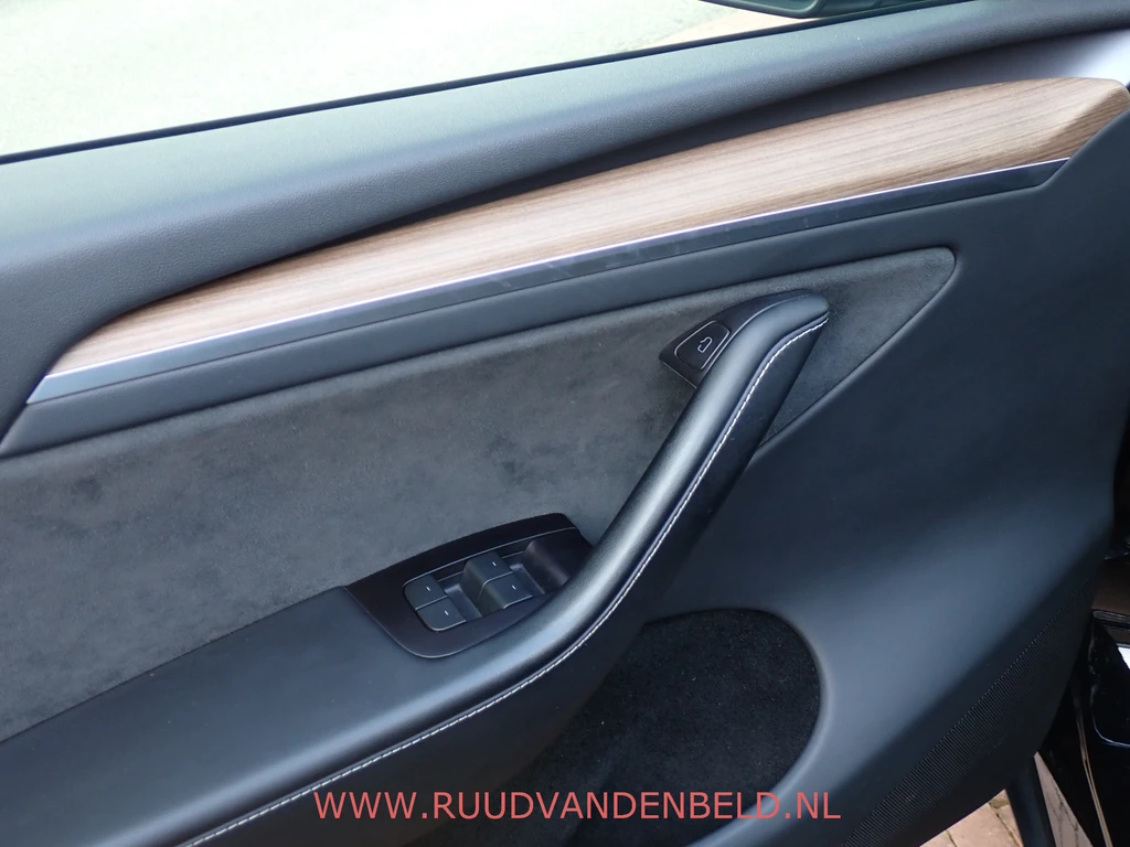 Tesla Model Y – foto 30