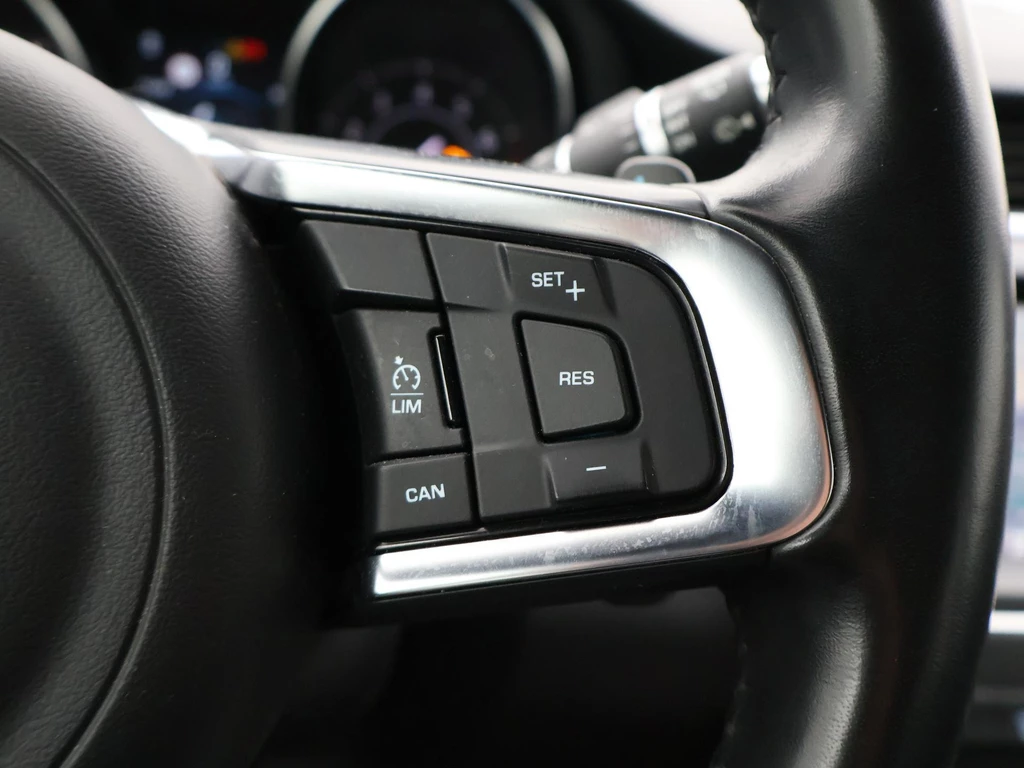 Jaguar E-PACE – foto 31
