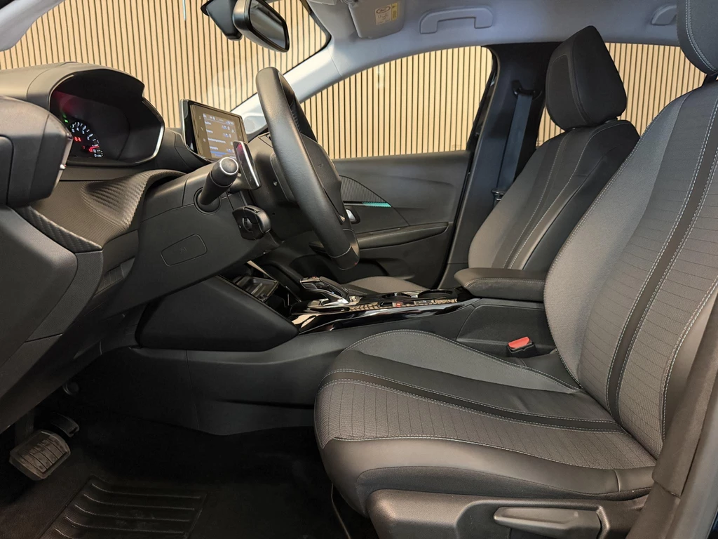 Peugeot 208 – foto 8
