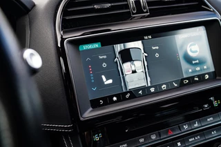 Jaguar F-PACE – thumbnail 97