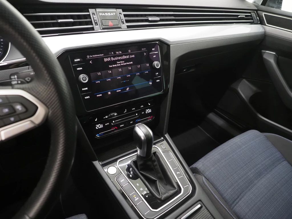 Volkswagen Passat – foto 33