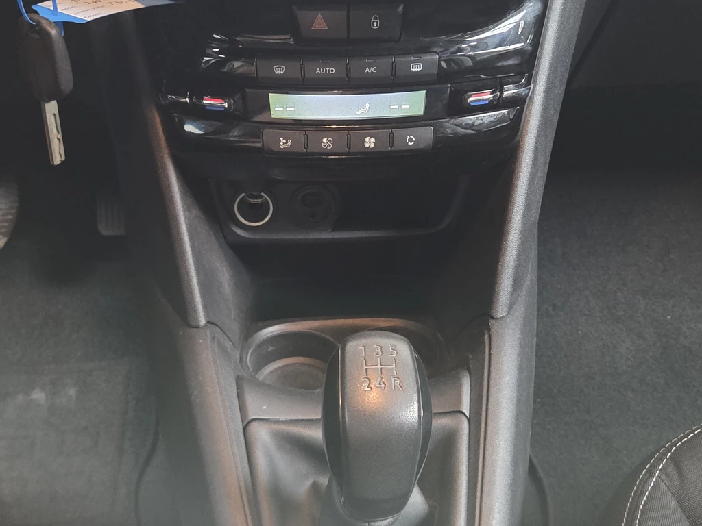 Peugeot 208 – foto 31