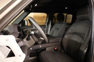 Land Rover Defender – thumbnail 12