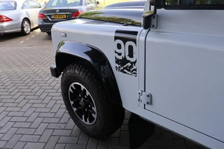 Land Rover Defender – thumbnail 13