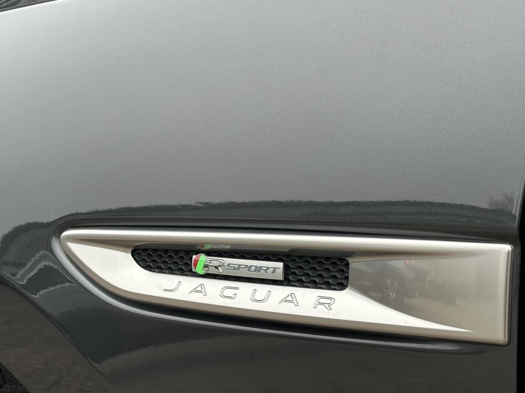 Jaguar F-PACE – foto 28
