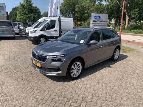 Skoda Kamiq 1.0 TSI Ambition 110pk Automaat | Wegklapbare Trekhaak | Adaptieve Cruise | Stoelverwarming | Achteruitrijcamera