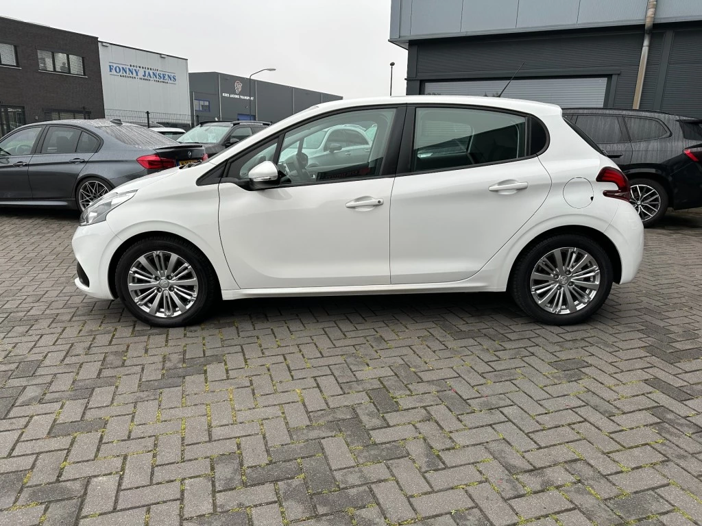 Peugeot 208 – foto 2