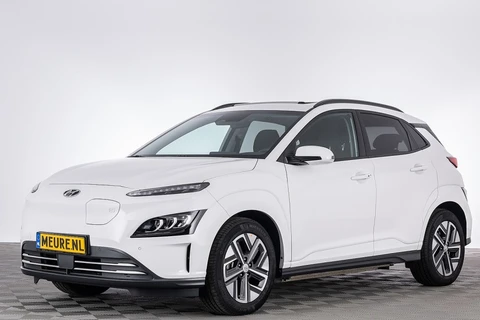 Hyundai Kona EV Comfort Sky 64 kWh *SOH 95.7%* SCHUIFDAK | Full LED | Stoelverwarming .