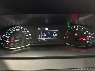 Peugeot 208 – thumbnail 24