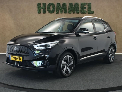 MG MG ZS EV EV Long Range Luxury 70 kWh -SOH 96,09% - ORIGINEEL NEDERLANDSE AUTO - ACHTERUITRIJASSISTENT - RONDOMZICHTCAMERA - APPLE CARPLAY/ANDROID AUTO - NAVIGATIESYSTEEM - ADAPTIEVE CRUISE CONTROL - DODEHOEKDETECTIE - RIJSTROOKASSISTENT - PANORAMADAK - KEYLESS ENTRY & START - LED KOPLAMPEN - DRAADLOZE TELEFOONLADER - VOLLEDIG DIGITAAL COCKPIT - VERWARMDE VOORSTOELEN - CLIMATE CONTROL - LICHTMETALEN VELGEN 17" - DAB ONTVANGER