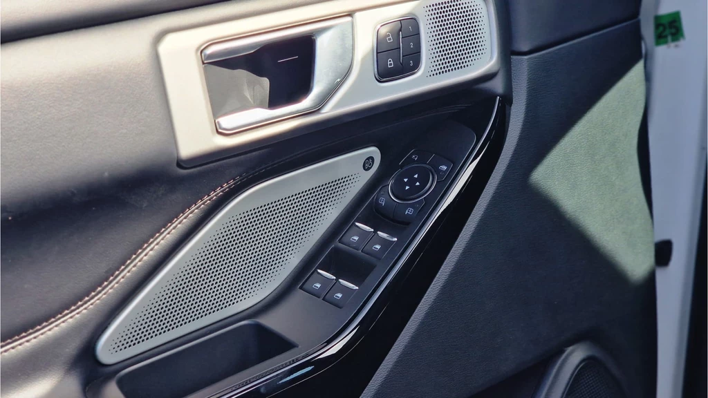 Ford Explorer – foto 15