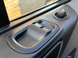 Ford Transit Custom – thumbnail 22