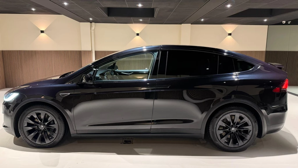 Tesla Model X – foto 2