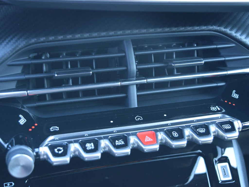 Peugeot e-2008 – foto 14