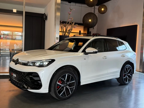 Volkswagen Tiguan 1.5 eTSI R-Line Pano 360Cam. Elec.Trekhaak