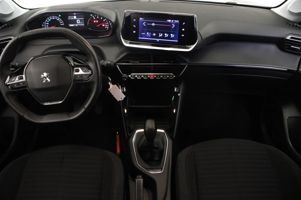 Peugeot 208 – foto 15