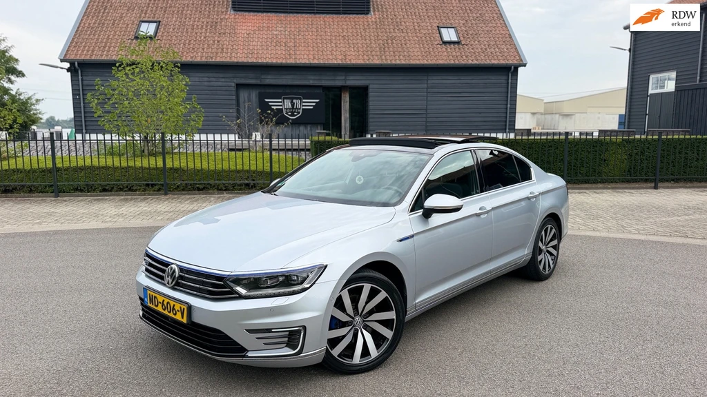 Volkswagen Passat – foto 1