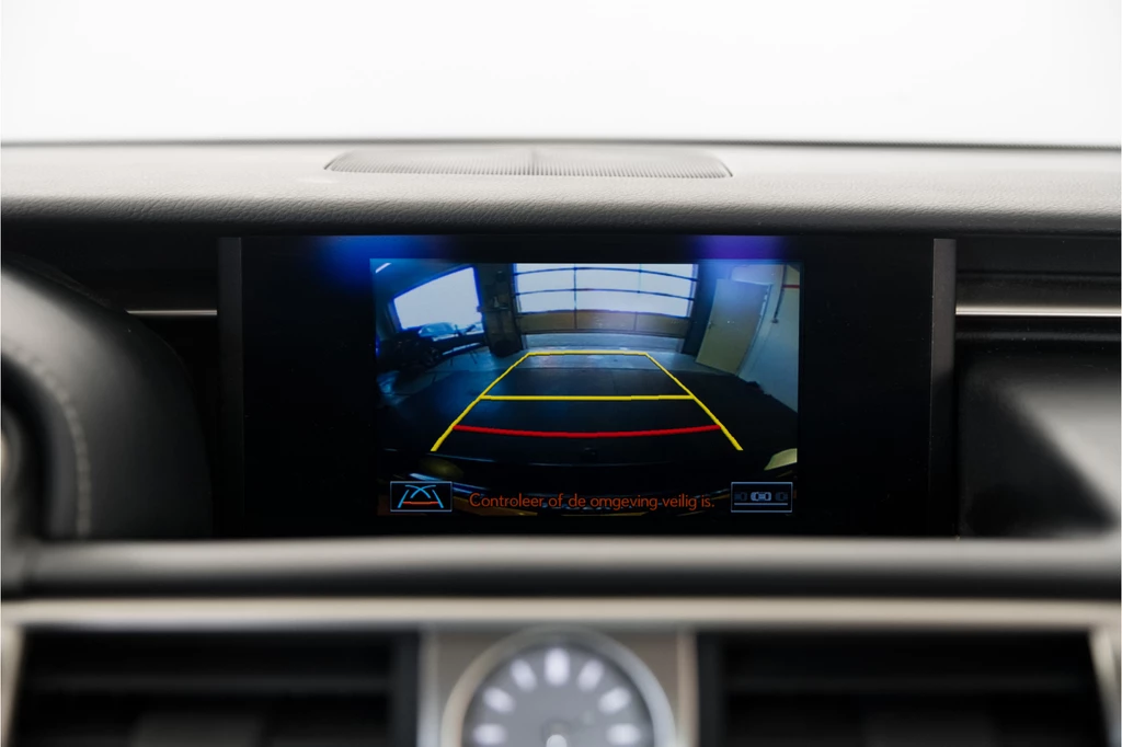 Lexus IS – foto 15