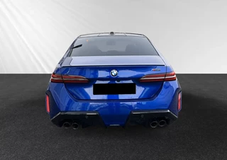 BMW M5 – thumbnail 1