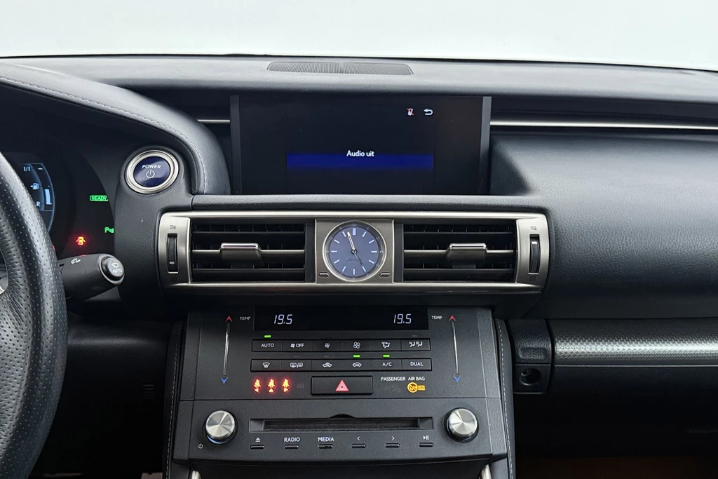 Lexus IS – foto 25