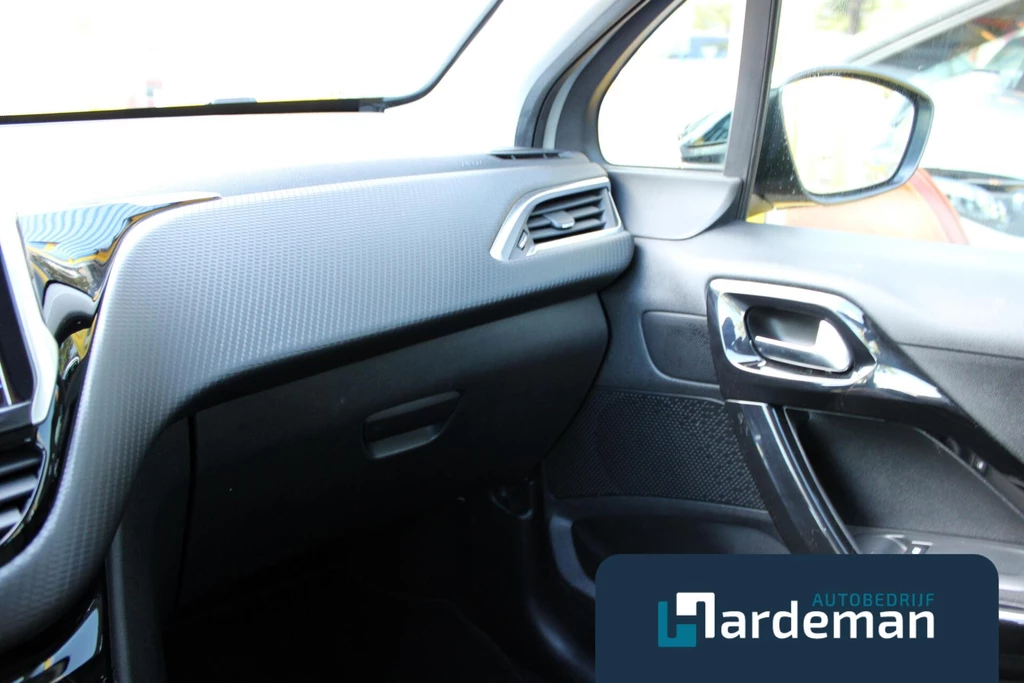 Peugeot 208 – foto 13