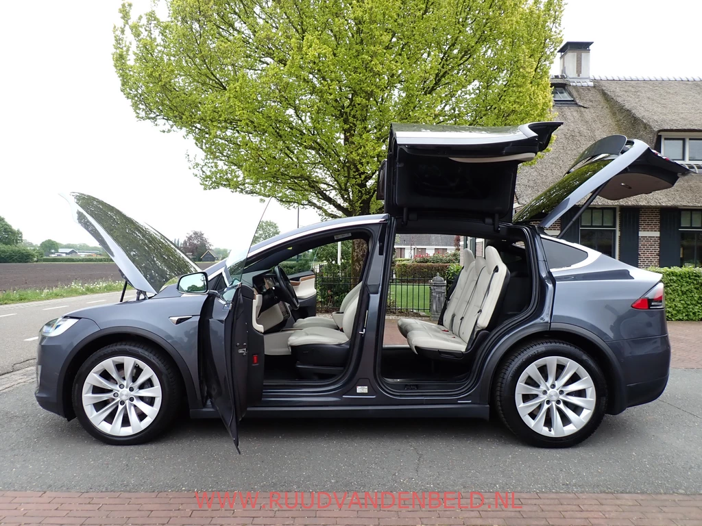 Tesla Model X – foto 3