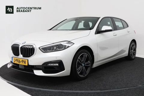 BMW 1-serie 118i Executive Edition (SFEERVERLICHTING, NAVIGATIE, CRUISE CONTROL, PARKEERSENSOREN, DEALER ONDERHOUDEN)