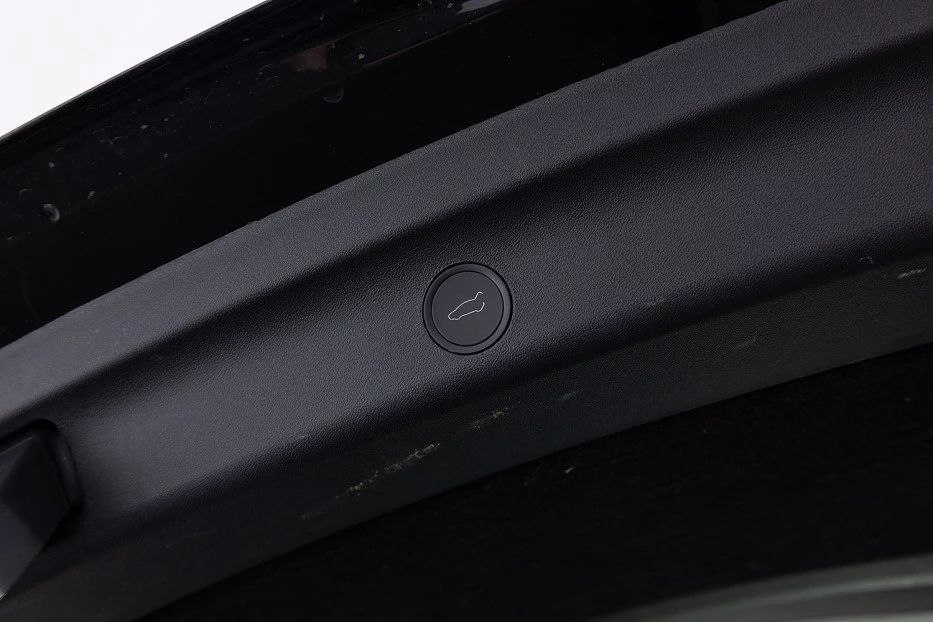 Tesla Model Y – foto 27