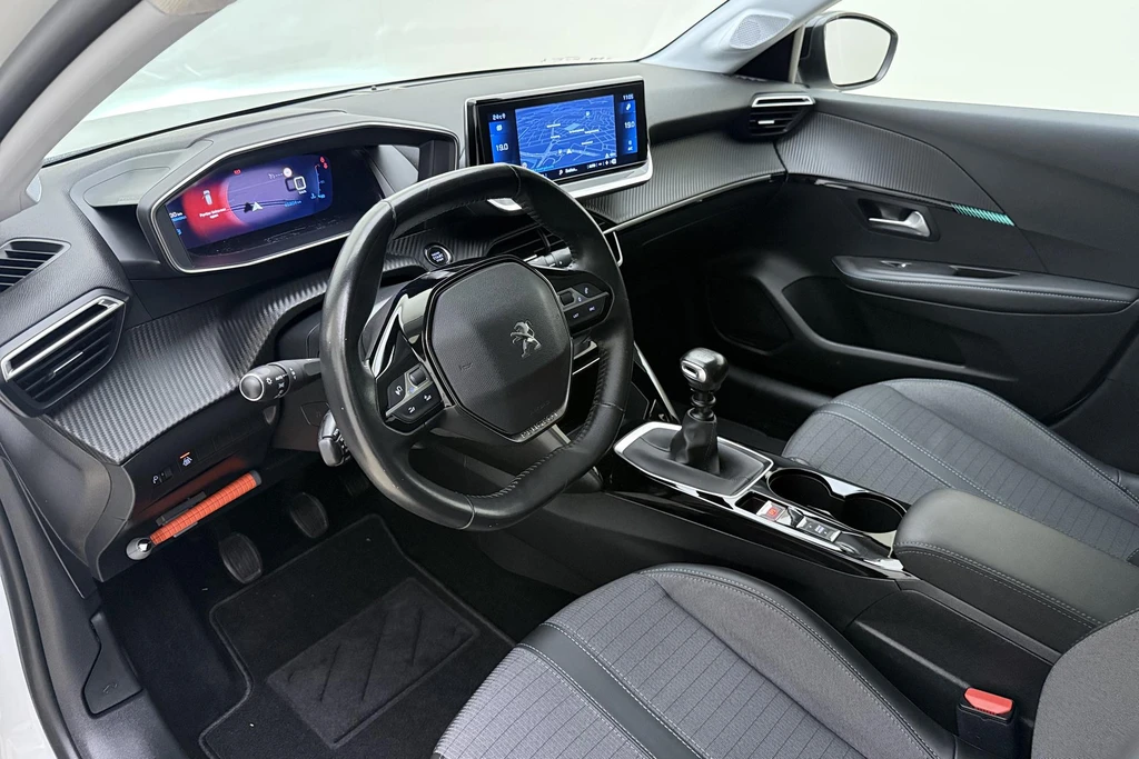 Peugeot 208 – foto 11