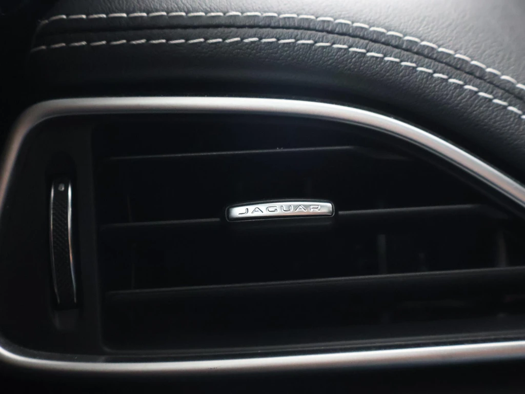 Jaguar F-PACE – foto 34